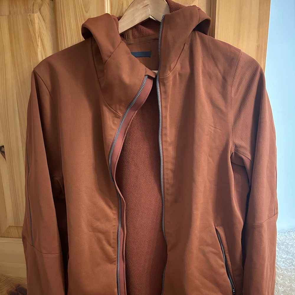 Men’s Lululemon Zip up soft shell jacket